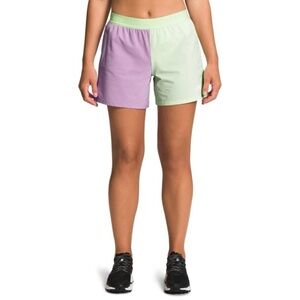 The North Face | 5" Wander Shorts in Lupine/
Lime Cream Size M